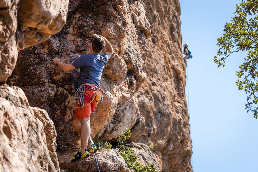 Escalade en falaise dans le Sud de la France