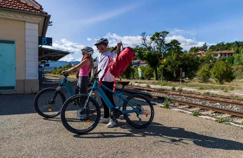 122-189-37207418-800×520